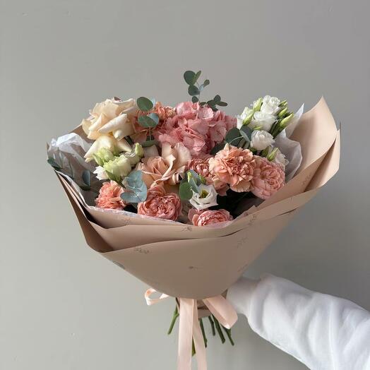 Magnificent bouquet with pink hydrangea and roses FT1308