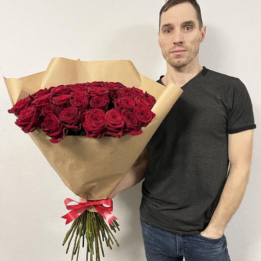 Розы 51 штука мадам ред