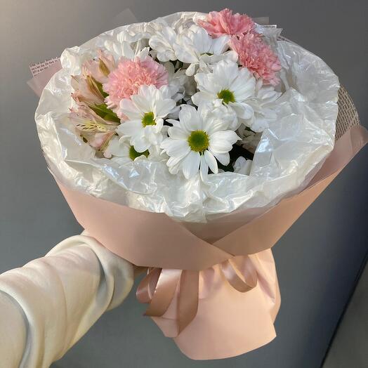 Стойкий букет с хризантемой ,альстромерией и диантусами💓