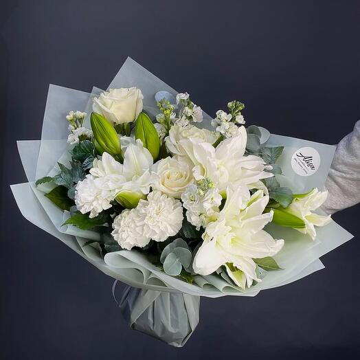 Евробукет с лилией