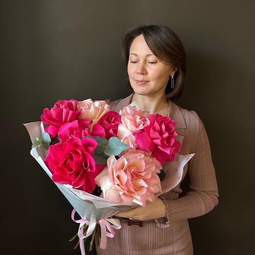 Bouquet of pink French roses