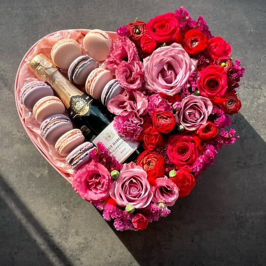 Box heart 🩷 Pink-red flowers(M)