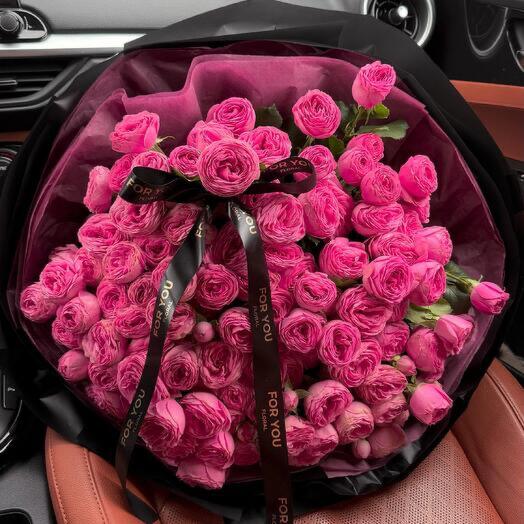 Пионовидные кустовые розы Джизель