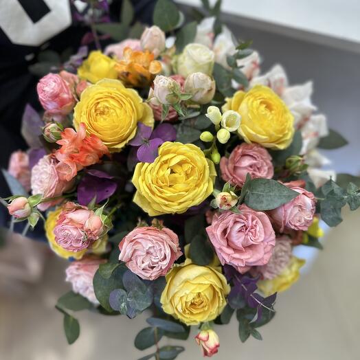 Квіти в коробці і Рафаело