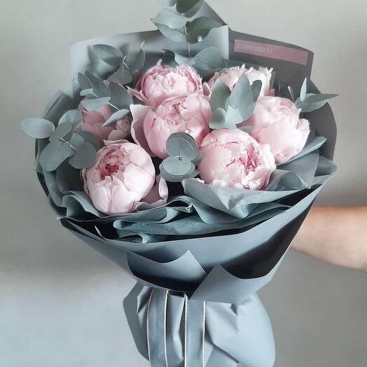 Букет «Пионы и Эвкалипт»