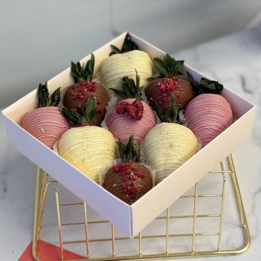 Набор клубника в шоколаде 9шт на день рождения