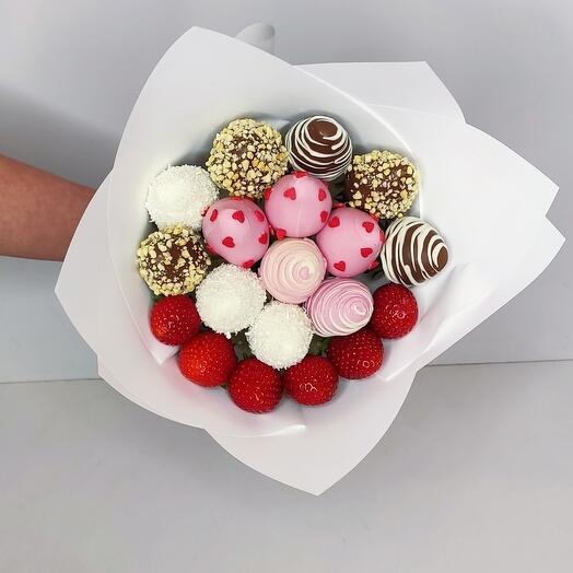 Букет из клубники в шоколаде (не крупная клубника) цветы и подарки/Комплимент