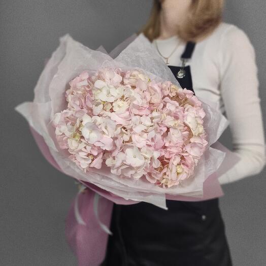 Букет из 3 розовых гортензий