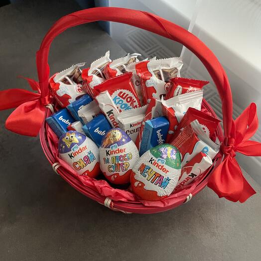 Корзина с киндерами/ kinder шоколад