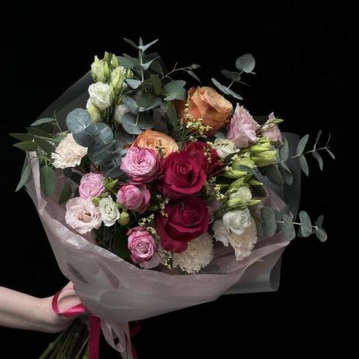 Raspberry Brut: roses, eustoma and eucalyptus, M (~40 cm) - a stylish bouquet for a girl