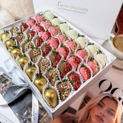 Клубника 30-42 шт. в Бельгийском шоколаде Callebaut. Подарочный набор 1198. Leora chocolate