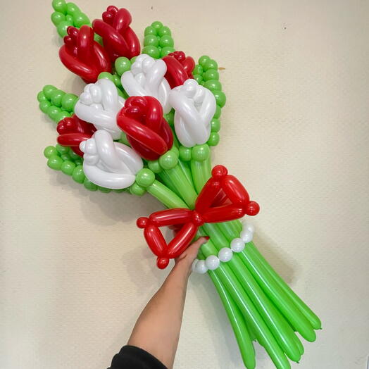 Букет роз из шаров