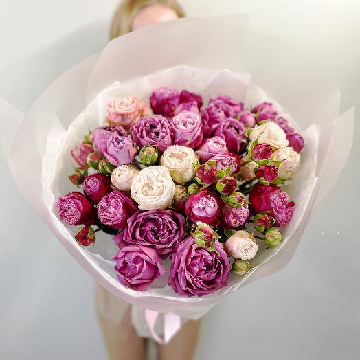 Mixed spray roses