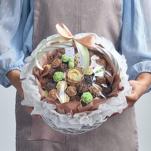 Сладкий букет из шоколадных конфет (розы без начинки).Ассорти из вкуснейшего бельгийского шоколада. Подарок папе, папочке, отцу