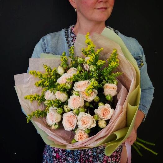 Букет «Монпасье» (кустовая Роза и солидаго)