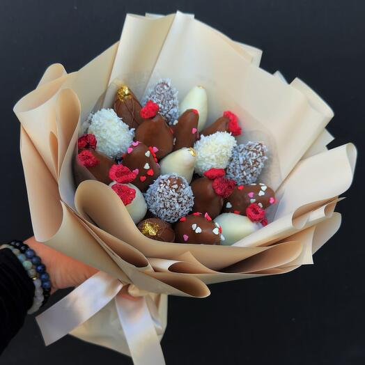 Букет с клубникой в бельгийском шоколаде ♥️