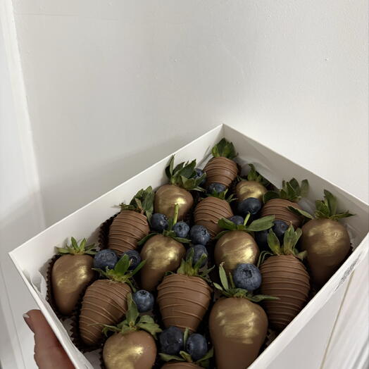 Клубника в шоколаде Классика(16ягод)