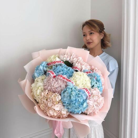 Букет нежных гортензий