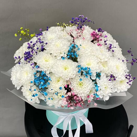 Мини бокс с хризантемой и гипсофилой