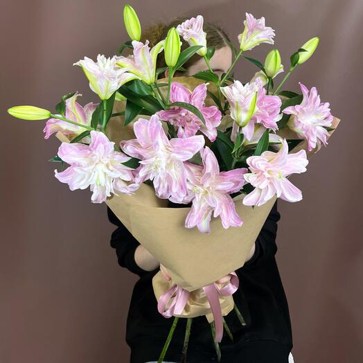 Букет лилий в крафте, розовые лилии в букете 7шт