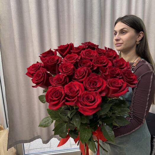 Красные розы 70 см 8 мама