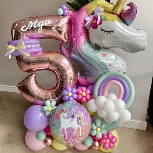 Композиция из воздушных шаров на 5 лет "Единорог"