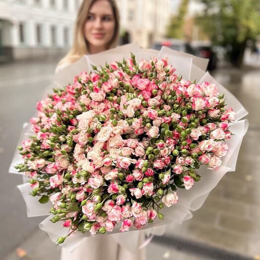 51 кустовая роза в букете