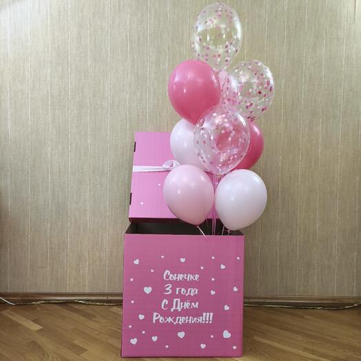 Розовая коробка с нежными шариками
