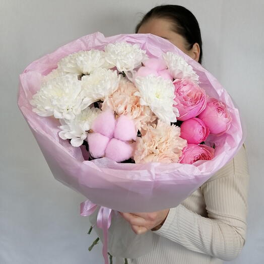 🍧Букет из диантусов, хризантемы и пионовидных кустовых роз в стильном оформлении