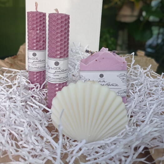 Подарочный набор из натуральных аромасвечей ручной работы «Лаванда» и мыла, в коробке с открыткой