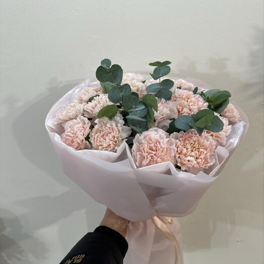 Букет из нежных ажурных диантусов