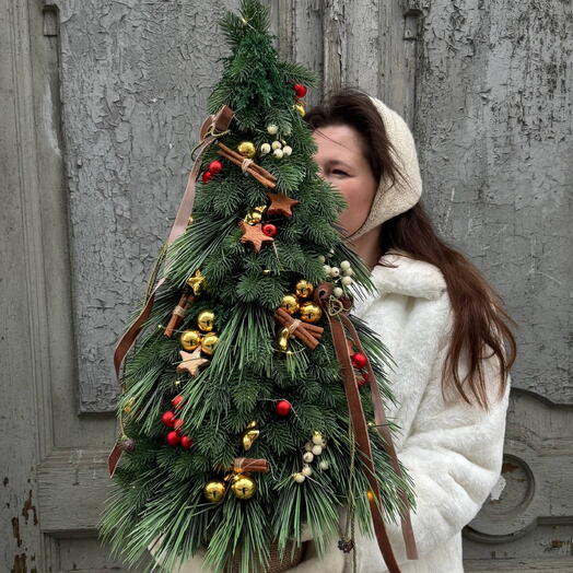 Елка из искусственной хвои