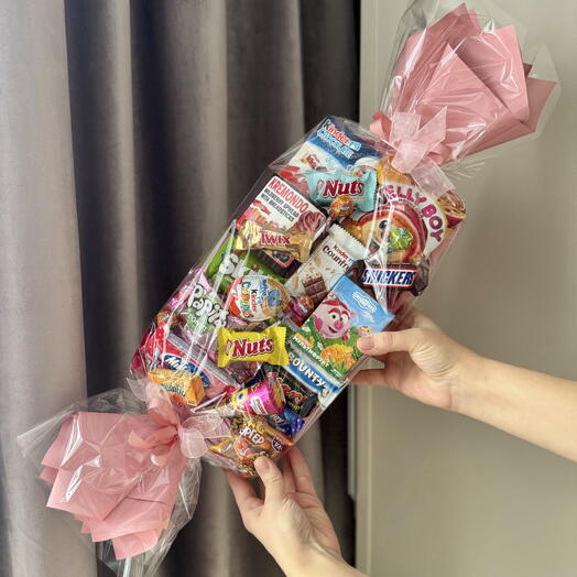 Конфета из конфет розовая