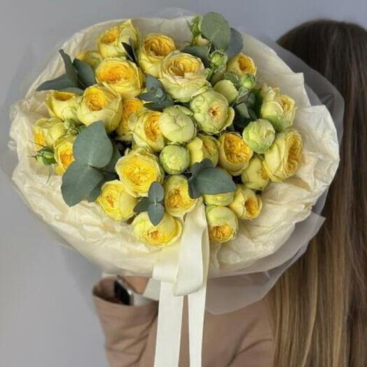 Яркий солнечный букет кустовые пионовидные жёлтые розы Silva Sunny как пионы размер М