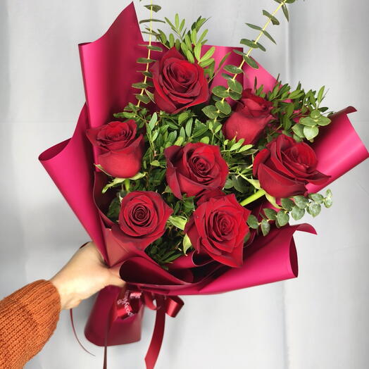 Букет 7 бордовых роз эквадор