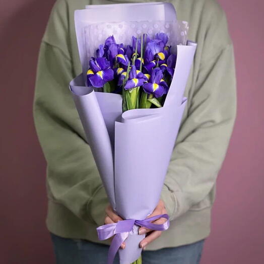Букет из 11 ирисов