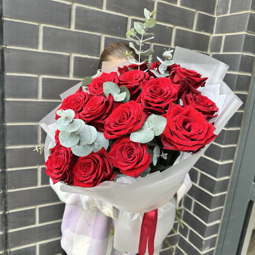15 красных роз в оформлении ♥️