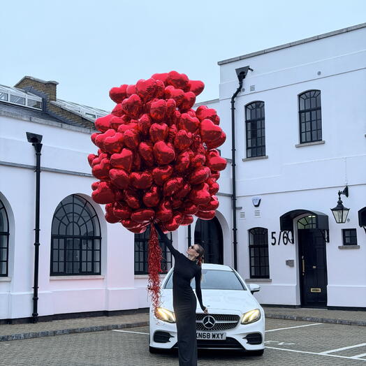 200 Red Heart Balloons Installation