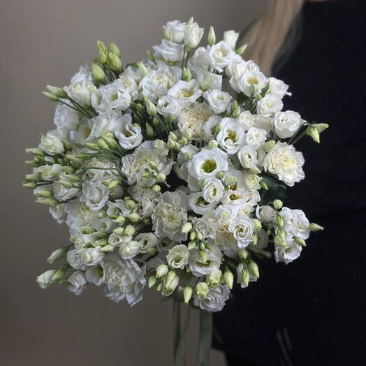 Авторский букет из диантусов и эустомы Bouquet 32 Moscow