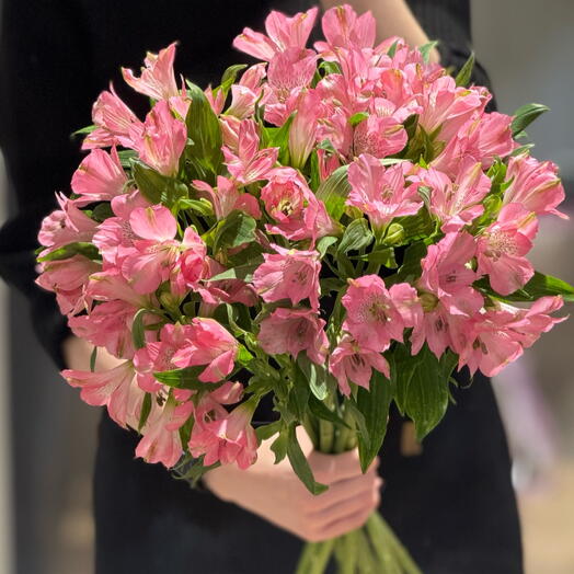 Монобукет из 7 стойких альстромерий 💕