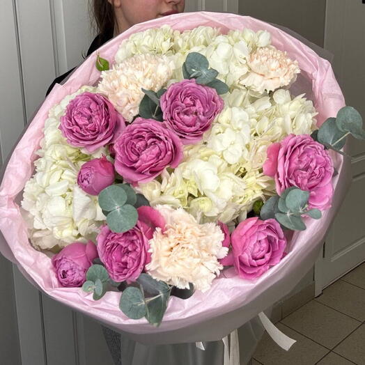 Волшебное мгновение 💞 букет из кустовой розы, диантусов, эвкалипта и гортензии «Большой выбор букетов в профиле магазина»