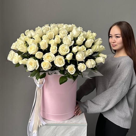 101 белая роза в коробке