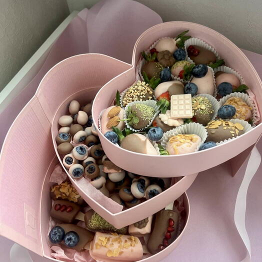 Клубника , голубика, бананы в шоколаде микс