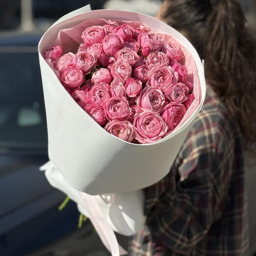 Пионовидные кустовые розовые розы 🎀