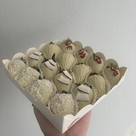 Клубника в шоколаде 16 с кокосом