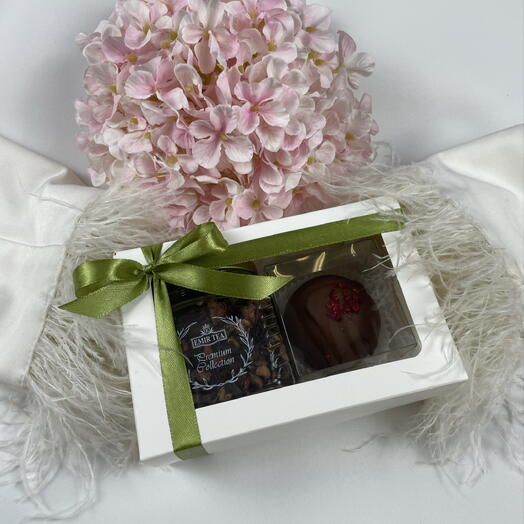 Подарочный набор Уютный вечер из чая и пирожного картошки