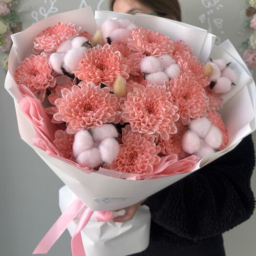 Авторский букет: персиковая хризантема, хлопок и лагурус 🌸Размер М (14)