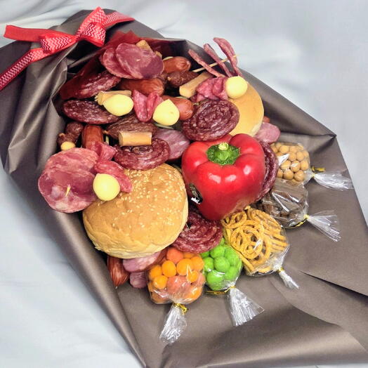 Мужской букет с колбасами, сырами и снеками