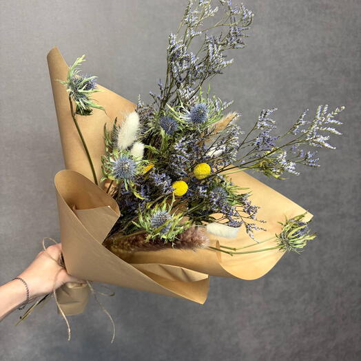 dried flower bouquet