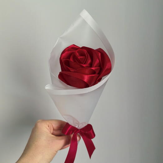 Комплимент ( роза из атласных лент )